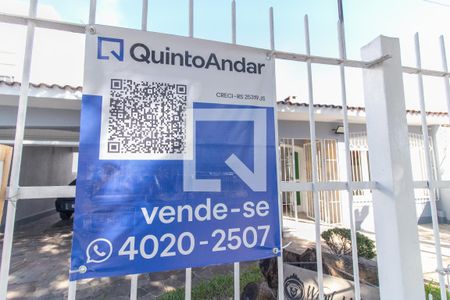 Casa à venda com 315m², 5 quartos e 3 vagasFachada