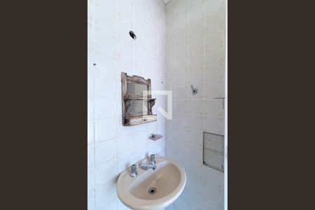 Casa à venda com 315m², 5 quartos e 3 vagasBanheiro Corredor