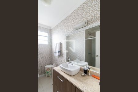 Casa à venda com 315m², 5 quartos e 3 vagasBanheiro Corredor