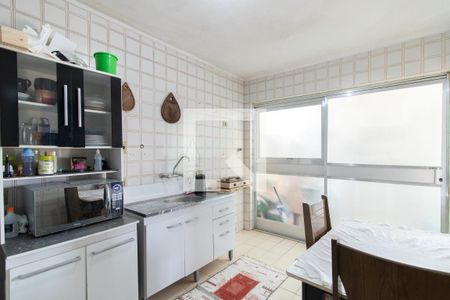 Casa à venda com 315m², 5 quartos e 3 vagasCozinha e Área de Serviço 2