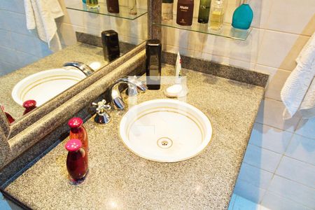 Apartamento à venda com 198m², 4 quartos e 4 vagasBanheiro 1