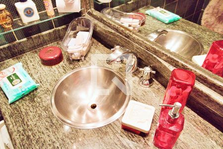 Apartamento à venda com 198m², 4 quartos e 4 vagasBanheiro da Suíte 