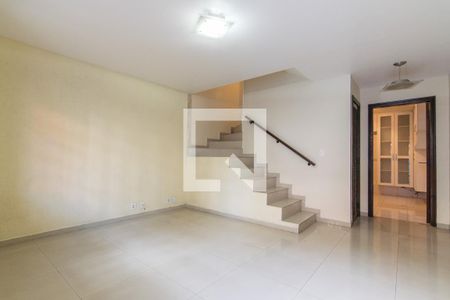 Sala de casa para alugar com 2 quartos, 220m² em Freguesia (jacarepaguá), Rio de Janeiro