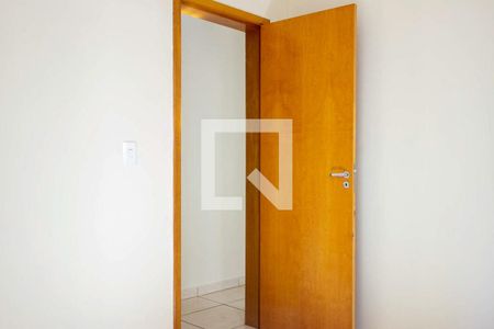Quarto de apartamento para alugar com 2 quartos, 48m² em Chácaras Tubalina E Quartel, Uberlândia