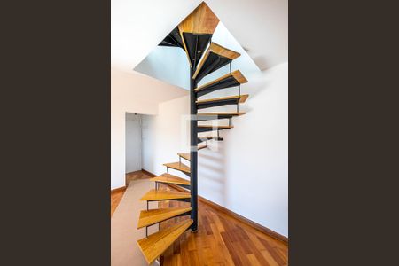 Sala de apartamento à venda com 2 quartos, 110m² em Vila Madalena, São Paulo