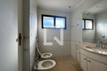 Apartamento para alugar com 240m², 4 quartos e 4 vagas Apartamento para alugar com 240m², 4 quartos e 4 vagasBanheiro da Suíte 3