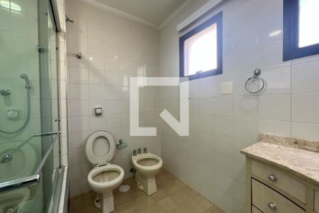 Apartamento para alugar com 240m², 4 quartos e 4 vagas Apartamento para alugar com 240m², 4 quartos e 4 vagasBanheiro da Suíte 1