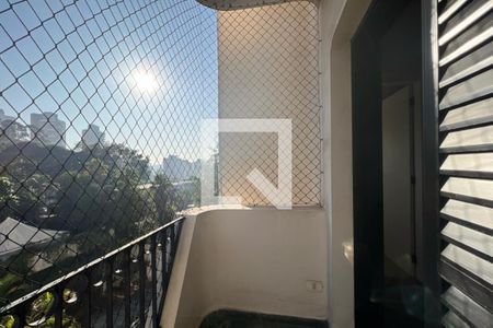Apartamento para alugar com 240m², 4 quartos e 4 vagas Apartamento para alugar com 240m², 4 quartos e 4 vagasSuíte 2 - Sacada