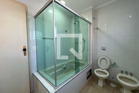 Apartamento para alugar com 240m², 4 quartos e 4 vagas Apartamento para alugar com 240m², 4 quartos e 4 vagasBanheiro da Suíte 1