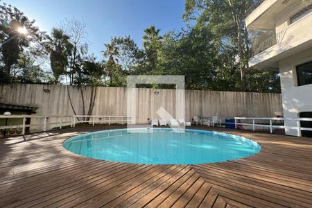 Apartamento para alugar com 240m², 4 quartos e 4 vagas Apartamento para alugar com 240m², 4 quartos e 4 vagasÁrea comum - Piscina