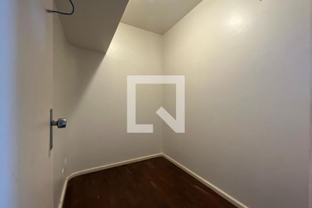 Apartamento para alugar com 240m², 4 quartos e 4 vagas Apartamento para alugar com 240m², 4 quartos e 4 vagasQuarto de Serviço 1
