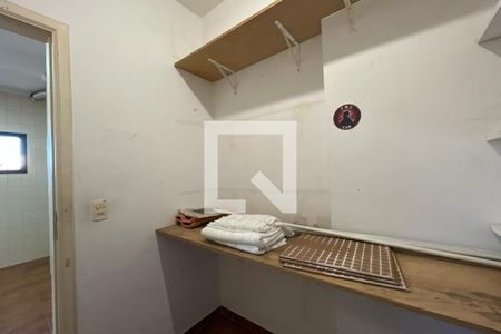 Apartamento para alugar com 240m², 4 quartos e 4 vagas Apartamento para alugar com 240m², 4 quartos e 4 vagasQuarto de Serviço 2