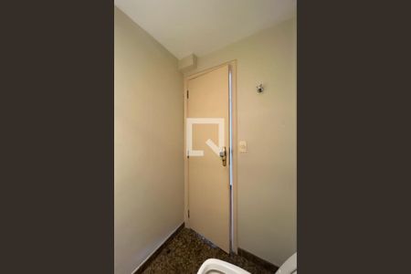 Apartamento para alugar com 240m², 4 quartos e 4 vagas Apartamento para alugar com 240m², 4 quartos e 4 vagasLavabo