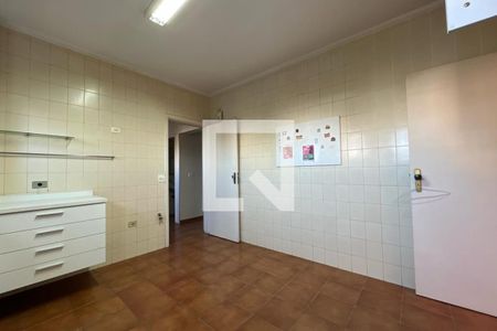 Apartamento para alugar com 240m², 4 quartos e 4 vagas Apartamento para alugar com 240m², 4 quartos e 4 vagasCozinha