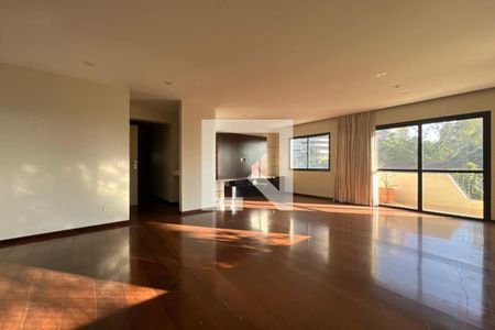 Apartamento para alugar com 240m², 4 quartos e 4 vagas Apartamento para alugar com 240m², 4 quartos e 4 vagasSala