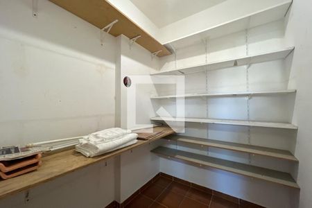 Apartamento para alugar com 240m², 4 quartos e 4 vagas Apartamento para alugar com 240m², 4 quartos e 4 vagasQuarto de Serviço 2