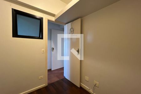 Apartamento para alugar com 240m², 4 quartos e 4 vagas Apartamento para alugar com 240m², 4 quartos e 4 vagasQuarto de Serviço 1