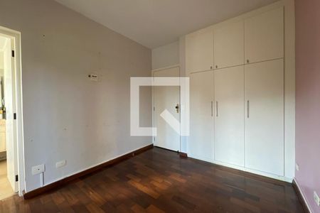 Apartamento para alugar com 240m², 4 quartos e 4 vagas Apartamento para alugar com 240m², 4 quartos e 4 vagasSuíte 2