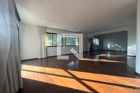 Apartamento para alugar com 240m², 4 quartos e 4 vagas Apartamento para alugar com 240m², 4 quartos e 4 vagasSala
