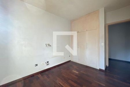 Apartamento para alugar com 240m², 4 quartos e 4 vagas Apartamento para alugar com 240m², 4 quartos e 4 vagasQuarto 4