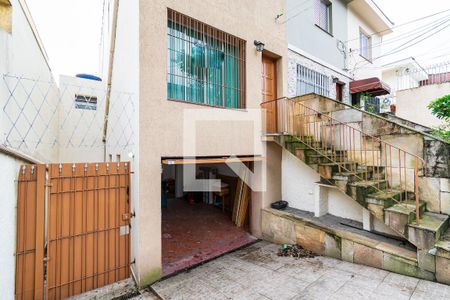 Casa à venda com 120m², 2 quartos e 2 vagas Casa à venda com 120m², 2 quartos e 2 vagasEntrada
