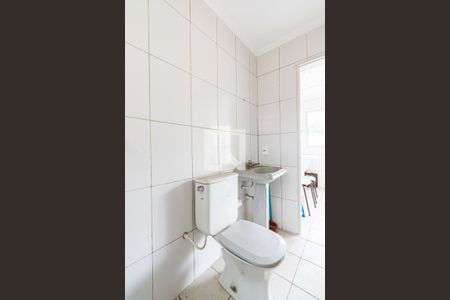 Casa à venda com 120m², 2 quartos e 2 vagas Casa à venda com 120m², 2 quartos e 2 vagasBanheiro de Serviço