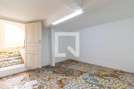 Casa à venda com 120m², 2 quartos e 2 vagas Casa à venda com 120m², 2 quartos e 2 vagasPorão