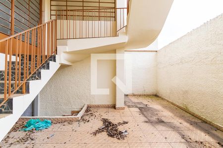 Casa à venda com 120m², 2 quartos e 2 vagas Casa à venda com 120m², 2 quartos e 2 vagasQuintal