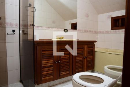 Casa de condomínio para alugar com 600m², 6 quartos e sem vaga Casa de condomínio para alugar com 600m², 6 quartos e sem vagaBanheiro da Suíte 1