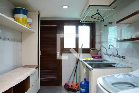 Casa de condomínio para alugar com 600m², 6 quartos e sem vaga Casa de condomínio para alugar com 600m², 6 quartos e sem vagaLavanderia