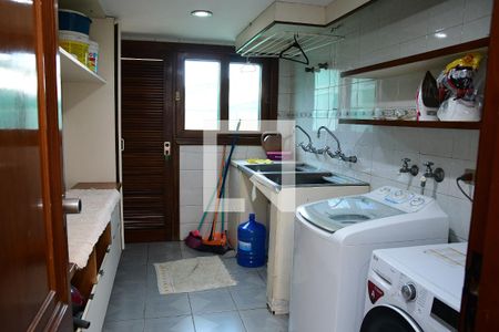 Casa de condomínio para alugar com 600m², 6 quartos e sem vaga Casa de condomínio para alugar com 600m², 6 quartos e sem vagaLavanderia