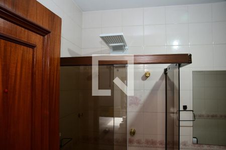 Casa de condomínio para alugar com 600m², 6 quartos e sem vaga Casa de condomínio para alugar com 600m², 6 quartos e sem vagaBanheiro da Suíte 1