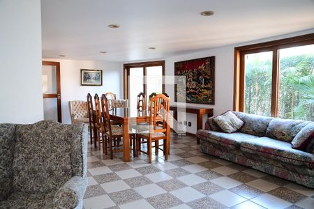 Casa de condomínio para alugar com 600m², 6 quartos e sem vaga Casa de condomínio para alugar com 600m², 6 quartos e sem vagaSala