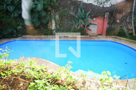 Casa de condomínio para alugar com 600m², 6 quartos e sem vaga Casa de condomínio para alugar com 600m², 6 quartos e sem vagaVista do quarto 3