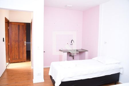 Casa de condomínio para alugar com 600m², 6 quartos e sem vaga Casa de condomínio para alugar com 600m², 6 quartos e sem vagaQuarto externo 1