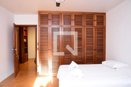 Casa de condomínio para alugar com 600m², 6 quartos e sem vaga Casa de condomínio para alugar com 600m², 6 quartos e sem vagaQuarto 3