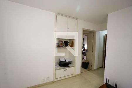 Apartamento à venda com 196m², 4 quartos e 3 vagas Apartamento à venda com 196m², 4 quartos e 3 vagasHall