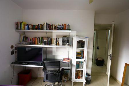 Apartamento à venda com 196m², 4 quartos e 3 vagas Apartamento à venda com 196m², 4 quartos e 3 vagasQuarto