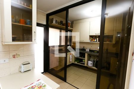 Apartamento à venda com 196m², 4 quartos e 3 vagas Apartamento à venda com 196m², 4 quartos e 3 vagasCozinha