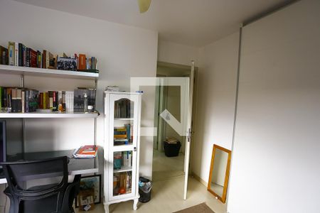 Apartamento à venda com 196m², 4 quartos e 3 vagas Apartamento à venda com 196m², 4 quartos e 3 vagasQuarto