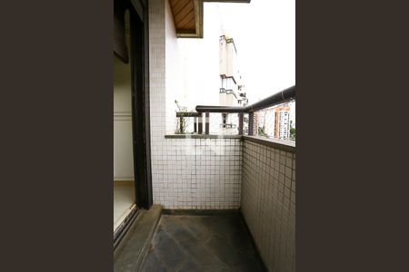 Apartamento à venda com 196m², 4 quartos e 3 vagas Apartamento à venda com 196m², 4 quartos e 3 vagasVaranda