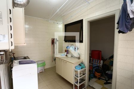 Apartamento à venda com 196m², 4 quartos e 3 vagas Apartamento à venda com 196m², 4 quartos e 3 vagasÁrea de Serviço