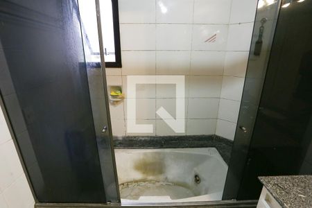 Apartamento à venda com 196m², 4 quartos e 3 vagas Apartamento à venda com 196m², 4 quartos e 3 vagasSuíte 2 banheiro