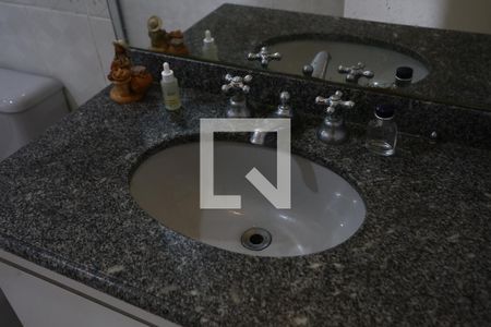 Apartamento à venda com 196m², 4 quartos e 3 vagas Apartamento à venda com 196m², 4 quartos e 3 vagasSuíte 3 banheiro