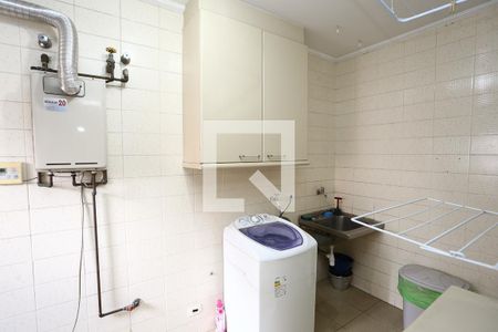 Apartamento à venda com 196m², 4 quartos e 3 vagas Apartamento à venda com 196m², 4 quartos e 3 vagasÁrea de Serviço