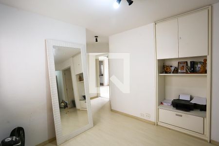 Apartamento à venda com 196m², 4 quartos e 3 vagas Apartamento à venda com 196m², 4 quartos e 3 vagasHall