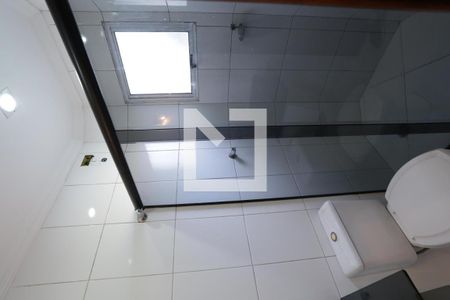 Casa à venda com 186m², 3 quartos e 4 vagasBanheiro da Suíte 2