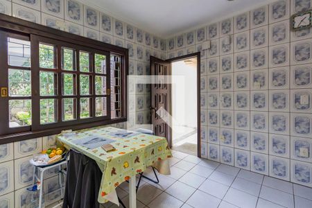 Casa à venda com 230m², 3 quartos e 3 vagas Casa à venda com 230m², 3 quartos e 3 vagasCozinha