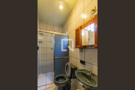 Casa à venda com 230m², 3 quartos e 3 vagas Casa à venda com 230m², 3 quartos e 3 vagasBanheiro 2