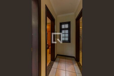 Casa à venda com 230m², 3 quartos e 3 vagas Casa à venda com 230m², 3 quartos e 3 vagasCorredor